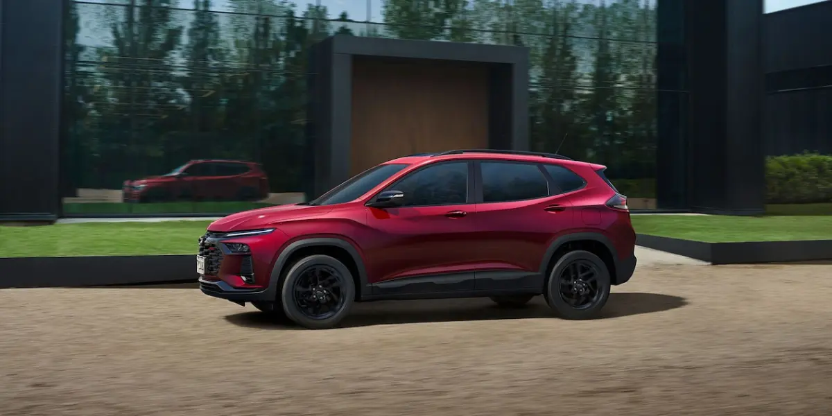 Chevrolet Tracker estacionada